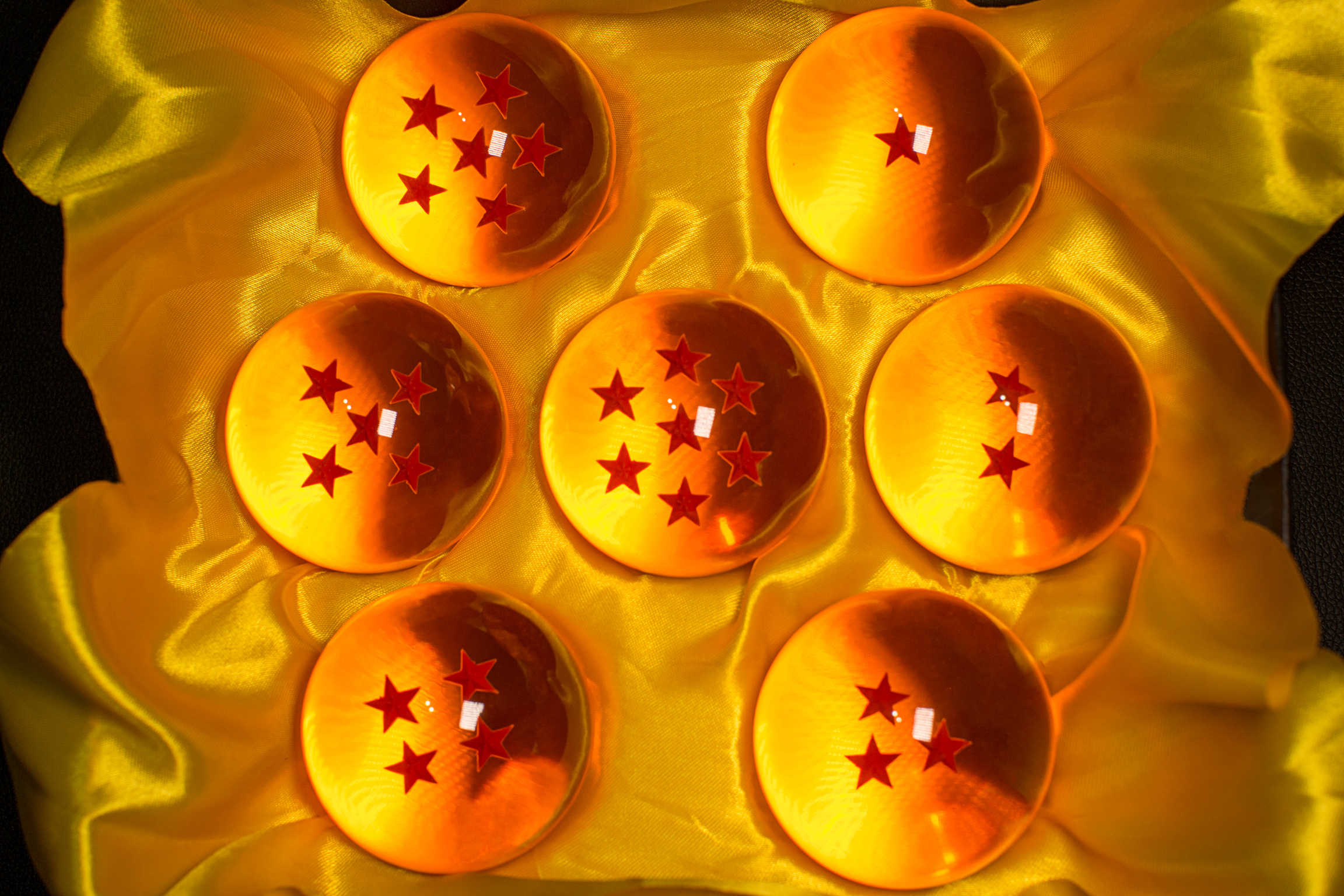 Set of seven crystal dragon ball with stars.